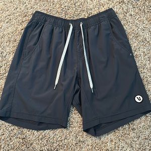 Vuori Mens lined shorts